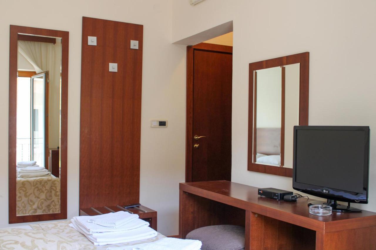 Apartments Mun Petrovac na moru Exterior foto