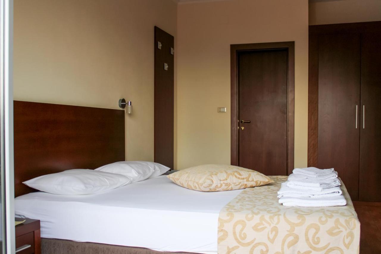Apartments Mun Petrovac na moru Exterior foto
